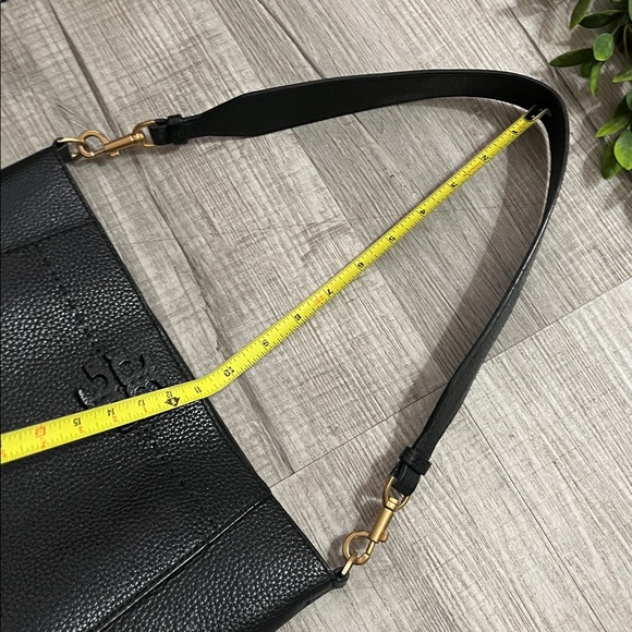 Tory Burch MCGRAW Bucket Leather Shoulder Bag - Picture 14 of 16